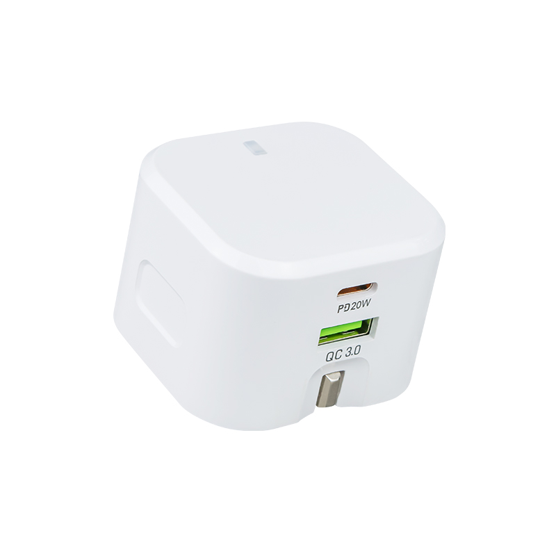 NCC-A092 PD20W+QC3.0 折叠脚 英规 充电器