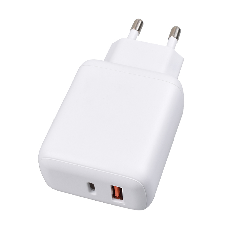 NCC-A059  30W PD+USB单双口快充充电器