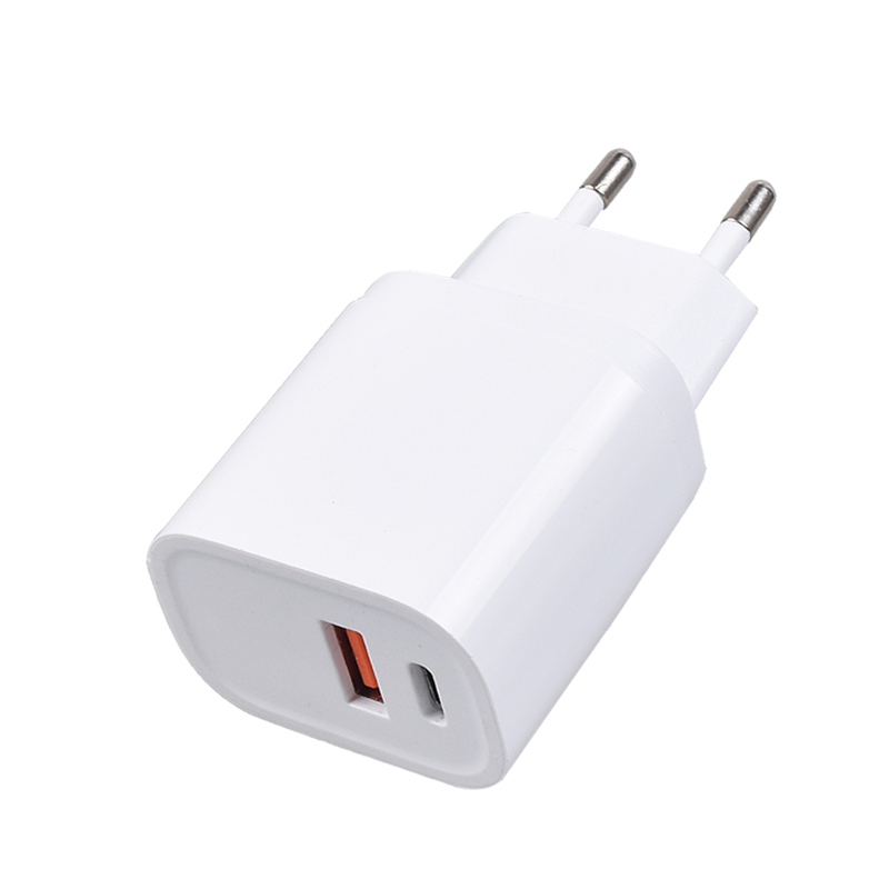 NCC-A057  美欧英 PD20W充电器